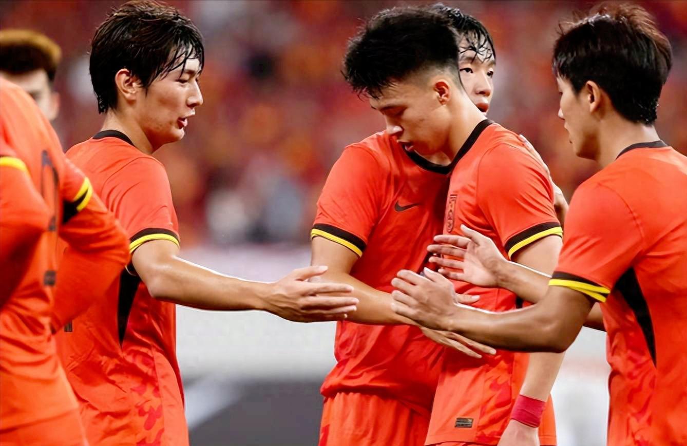 开云体育APP-包含赛前亚冠传出新动向，巴塞罗那调整名单，管理层表态——悬念犹存，控场能力受关注的词条